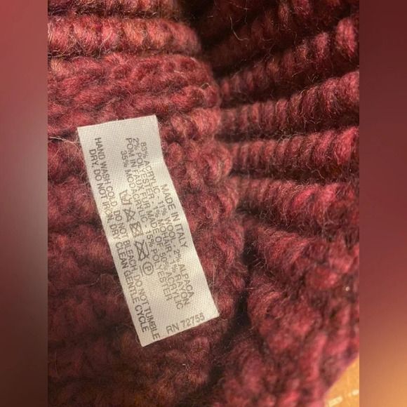 Burgundy Beanie with Pom Pom Wool/Alpaca/Mohair Blend Made in Italy - Picture 3 of 3